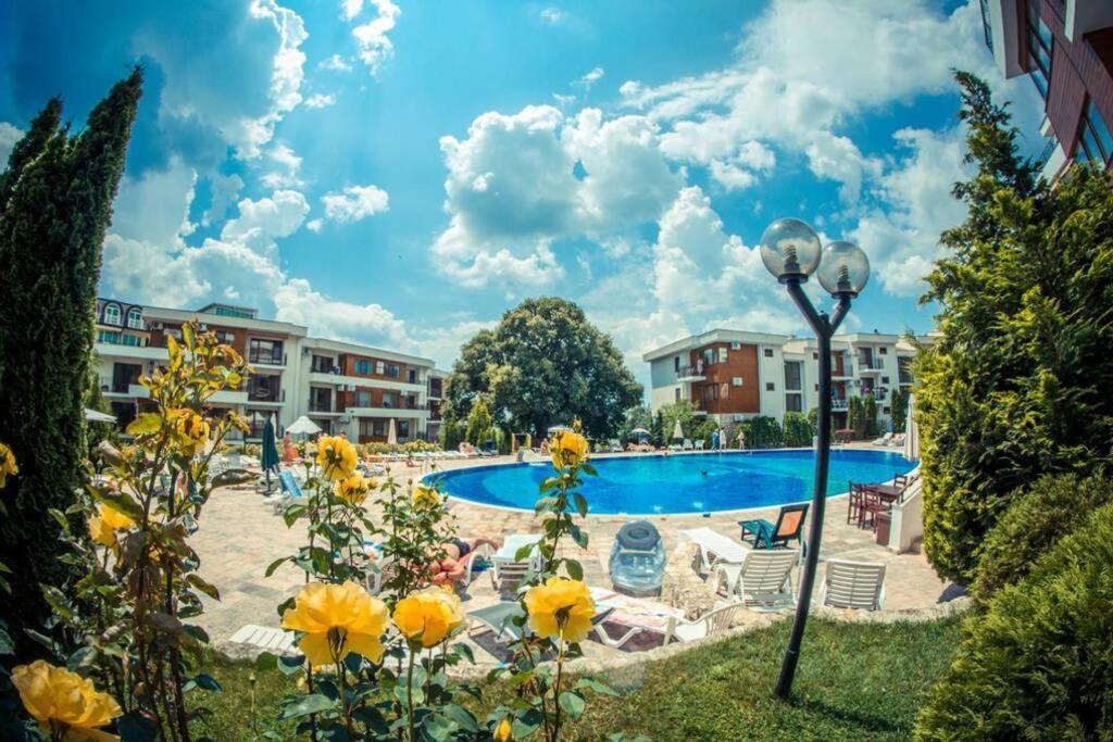 Messambria Fort Beach - Premium Apartments Burgas-provinsen Eksteriør bilde