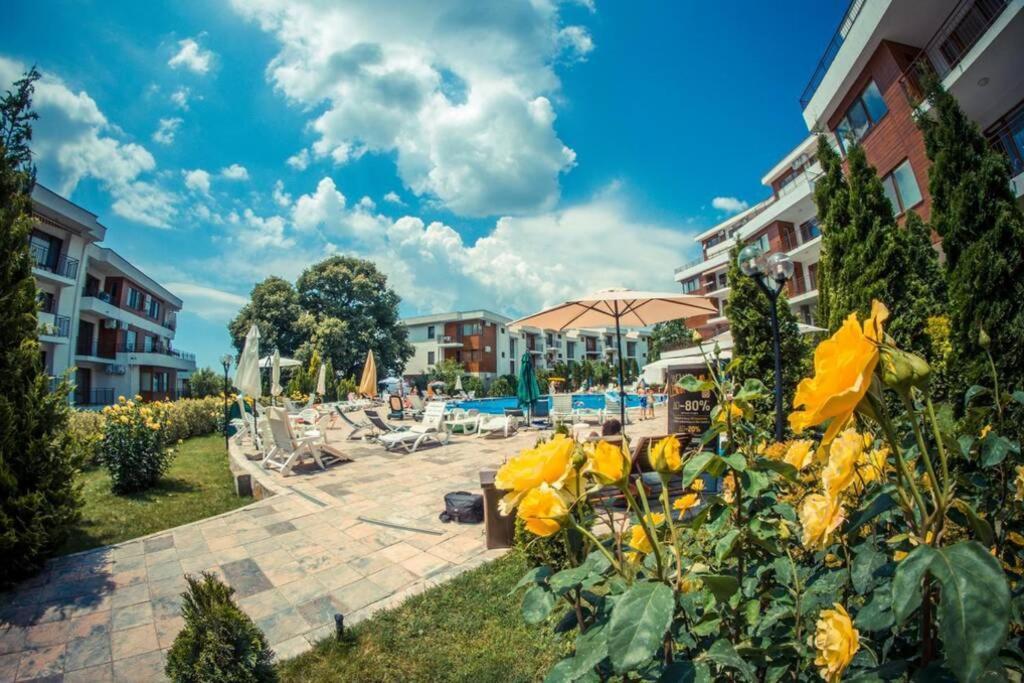 Messambria Fort Beach - Premium Apartments Burgas-provinsen Eksteriør bilde